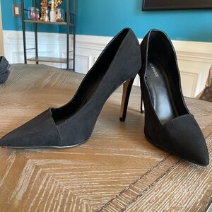 Express Black Suede Asymmetric pumps